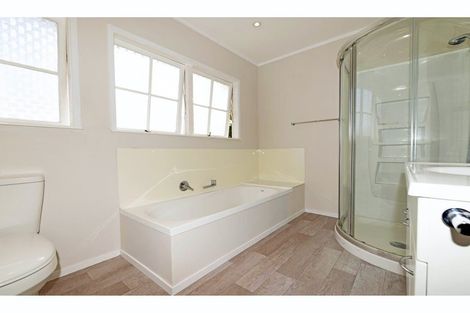 Photo of property in 19 Cyclarama Crescent, Massey, Auckland, 0614