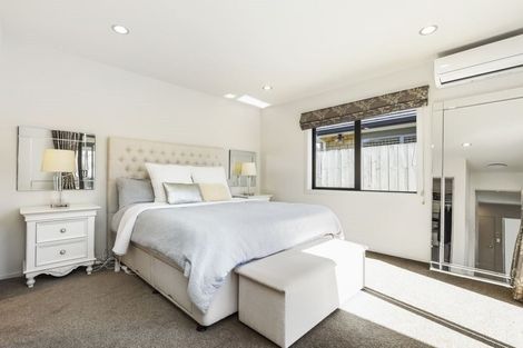 Photo of property in 2 Southbrook Close, Glenview, Hamilton, 3206