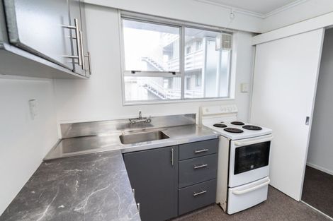 Photo of property in 5 Hawker Street, Mount Victoria, Wellington, 6011