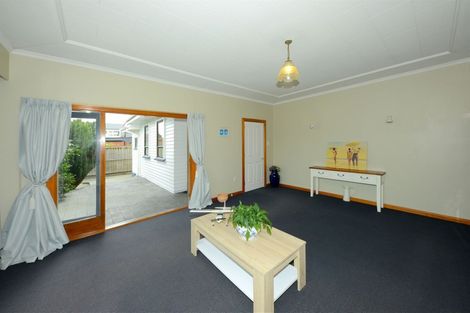 Photo of property in 112 Memorial Avenue, Burnside, Christchurch, 8053