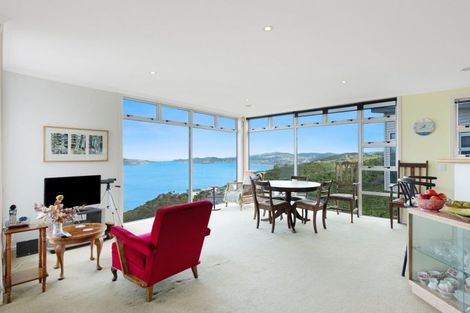 Photo of property in 28 Bennett Grove, Newlands, Wellington, 6037