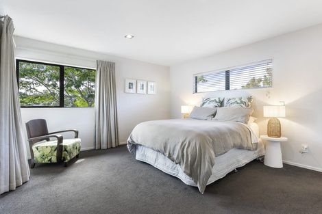 Photo of property in 43 Kenmure Avenue, Forrest Hill, Auckland, 0620