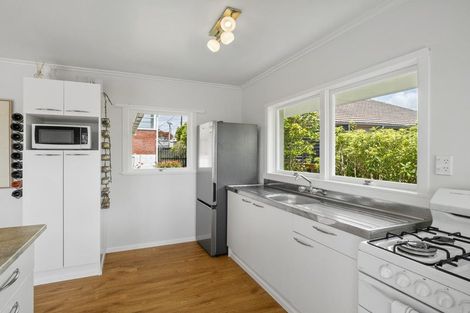 Photo of property in 3/619 Beach Road, Rothesay Bay, Auckland, 0630