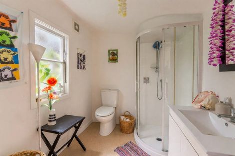 Photo of property in 6 Waimarie Avenue, Paraparaumu, 5032