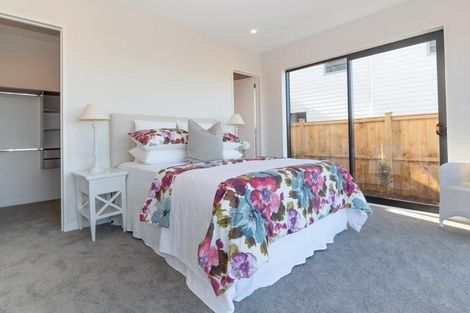 Photo of property in 27 Davey Crescent, Orewa, 0931