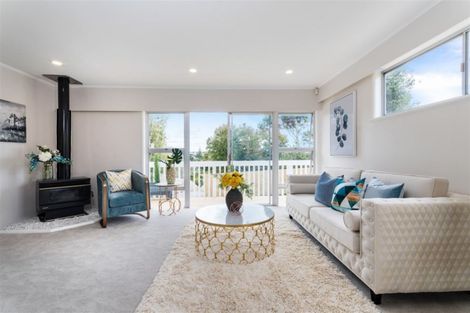 Photo of property in 31 Weatherly Road, Torbay, Auckland, 0630