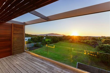 Photo of property in 114 Paetawa Road, Peka Peka, Waikanae, 5391