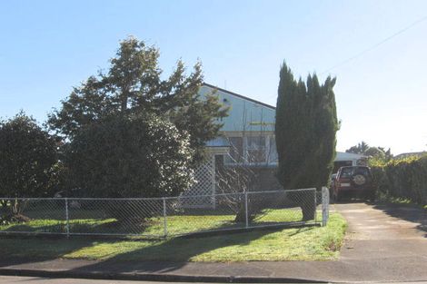 Photo of property in 37 Cargill Street, Papakura, 2110