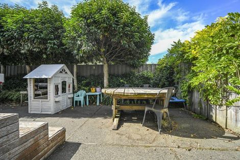 Photo of property in 98 Duchess Crescent, Mayfair, Hastings, 4122