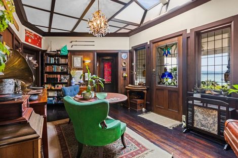 Photo of property in 32 Seapoint Road, Bluff Hill, Napier, 4110