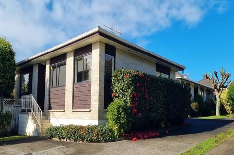 Photo of property in 1/9 Napoleon Avenue, Milford, Auckland, 0620