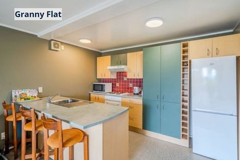 Photo of property in 19 Chivalry Road, Glenfield, Auckland, 0629