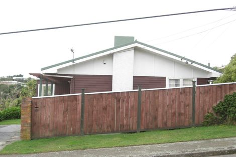 Photo of property in 17 Barclay Street, Newlands, Wellington, 6037