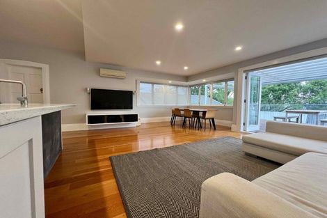 Photo of property in 8 Cumberland Avenue, Westmere, Auckland, 1022