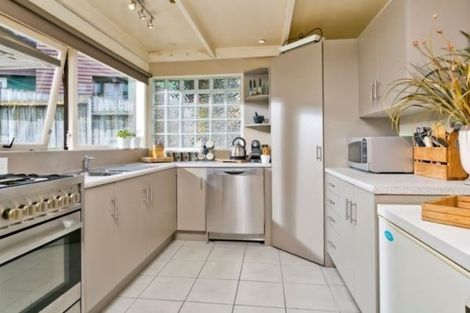 Photo of property in 11 Archers Road, Hillcrest, Auckland, 0629