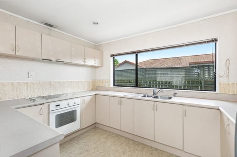 Photo of property in 19 Sturges Road, Henderson, Auckland, 0612