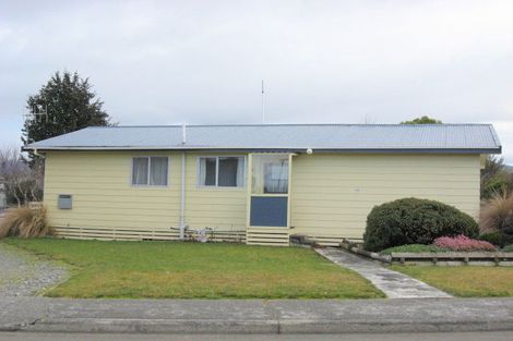 Photo of property in 35 Mckerrow Street, Te Anau, 9600