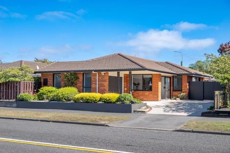 Photo of property in 3/22 Lake Terrace Road, Burwood, Christchurch, 8061