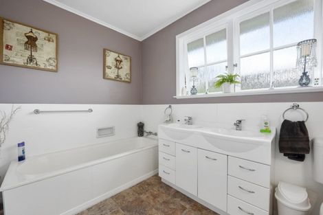 Photo of property in 5 Riversdale Road, Clouston Park, Upper Hutt, 5018