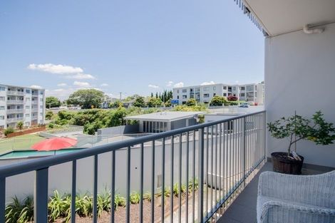 Photo of property in Shoal Haven Apartments, 112a/130 Anzac Street, Takapuna, Auckland, 0622