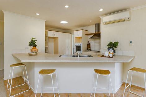 Photo of property in 10 Norm Pellow Drive, Manurewa, Auckland, 2105