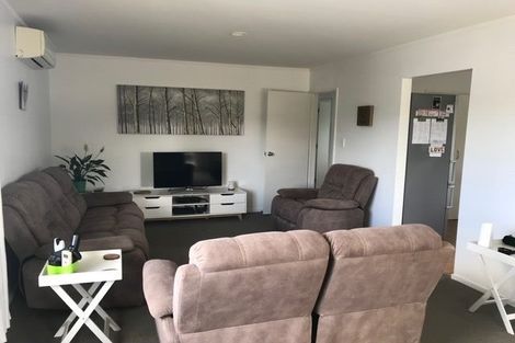 Photo of property in 1a Gazelle Avenue, Beach Haven, Auckland, 0626