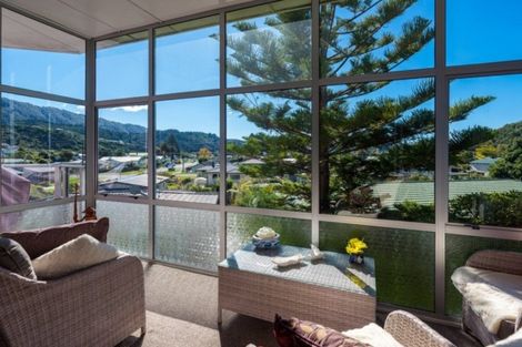 Photo of property in 60 York Street, Picton, 7220