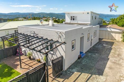 Photo of property in 206a Miromiro Road, Normandale, Lower Hutt, 5010