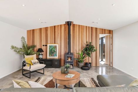 Photo of property in 22 Gillespie Street, Lake Hawea, 9382