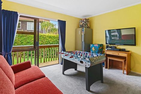 Photo of property in 2/58 Glencoe Road, Browns Bay, Auckland, 0630