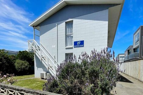 Photo of property in Mahora Court Flats, 25 Mahora Street, Kilbirnie, Wellington, 6022