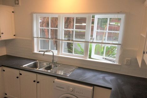 Photo of property in 14 Alton Terrace, Pakuranga Heights, Auckland, 2010