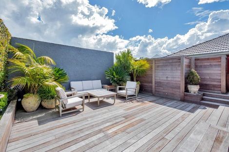 Photo of property in 2/12 Bella Vista Road, Herne Bay, Auckland, 1011