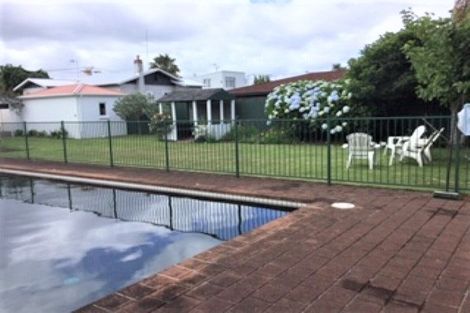 Photo of property in 381 Devonport Road, Tauranga South, Tauranga, 3112