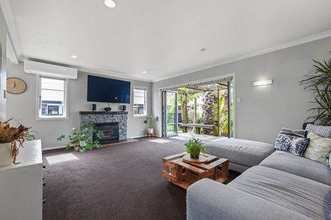 Photo of property in 17 Kingsway Crescent, Forest Lake, Hamilton, 3200