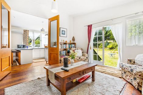 Photo of property in 100 Bethells Road, Waitakere, Henderson, 0781