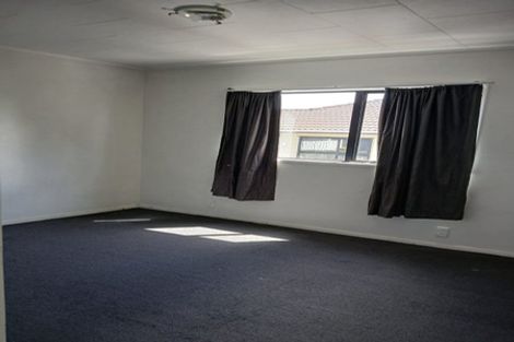 Photo of property in 2/12 Melleray Place, Randwick Park, Auckland, 2105