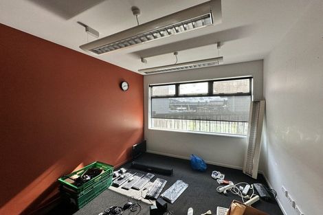 Photo of property in 1/108 Lincoln Road, Henderson, Auckland, 0610