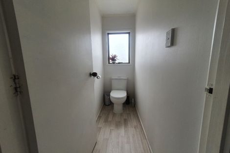 Photo of property in 1 Oakmont Place, Wattle Downs, Auckland, 2103