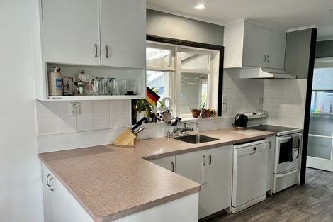 Photo of property in 11 Kirk Street, Otaki, 5512