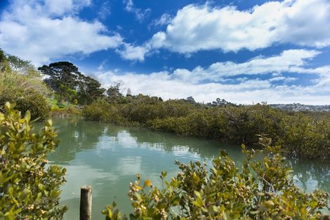 Photo of property in 48 Renata Crescent, Te Atatu Peninsula, Auckland, 0610