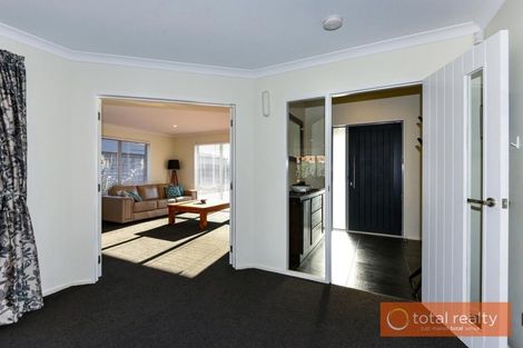 Photo of property in 11 Dunsford Close, Halswell, Christchurch, 8025