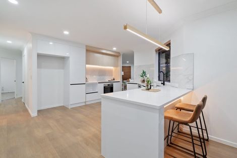 Photo of property in 12 Hocken Place, Mangere Bridge, Auckland, 2022