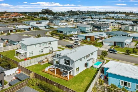 Photo of property in 21 Tyler Davies Drive, Red Beach, 0932