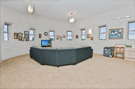 Photo of property in 30 Babina Avenue, Kumeu, 0810