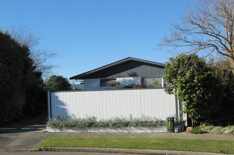 Photo of property in 10 Neave Place, Hillmorton, Christchurch, 8025