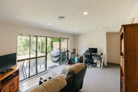 Photo of property in 28 Kentucky Way, Awapuni, Palmerston North, 4412