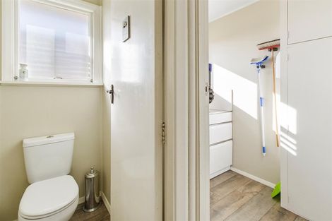 Photo of property in 1 Bond Street, Waimate, 7924