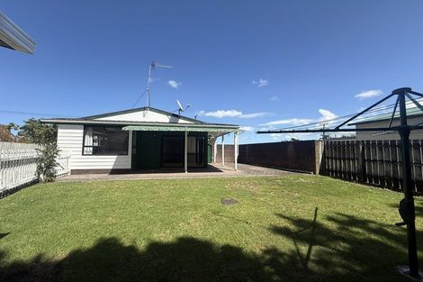 Photo of property in 13 Pyle Road West, One Tree Point, 0118