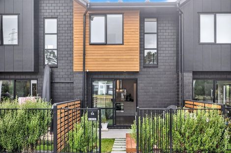 Photo of property in 54 Papatupu Way, Kumeu, 0810